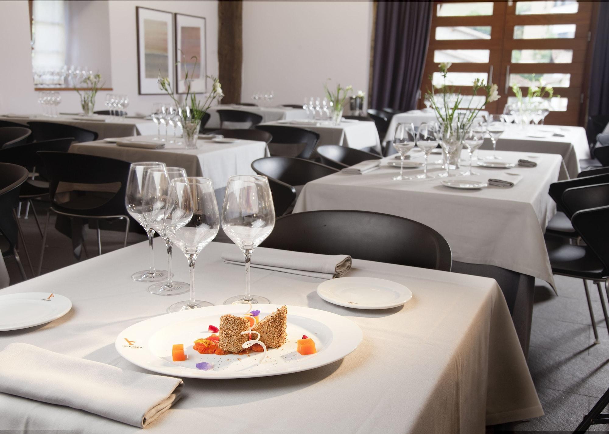 Hotel Dolarea Beasain Ngoại thất bức ảnh
